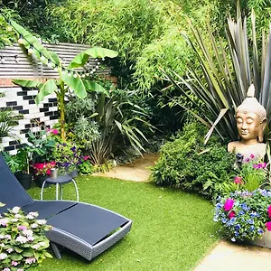 Apartment Stunning 1 Bed Garden, London